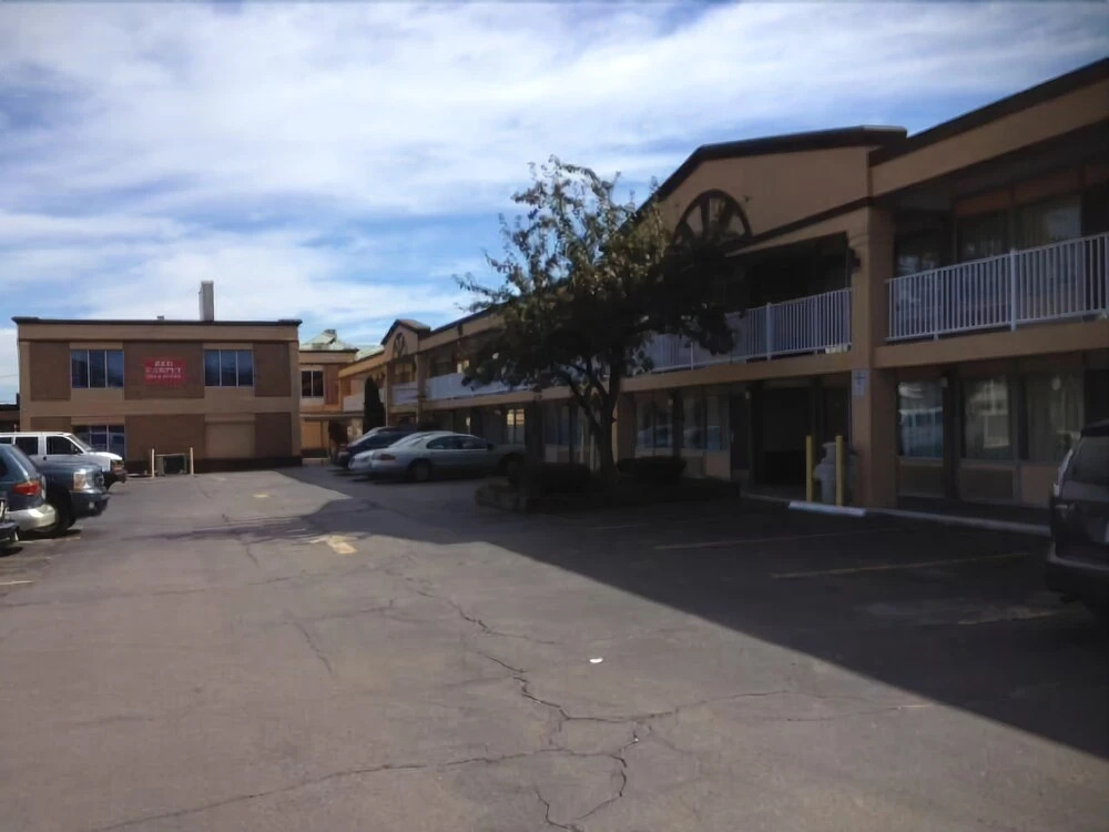 Red Carpet Inn And Suites Scranton