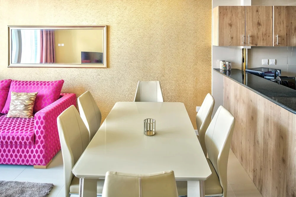 Luxury Staycation - Continental Tower