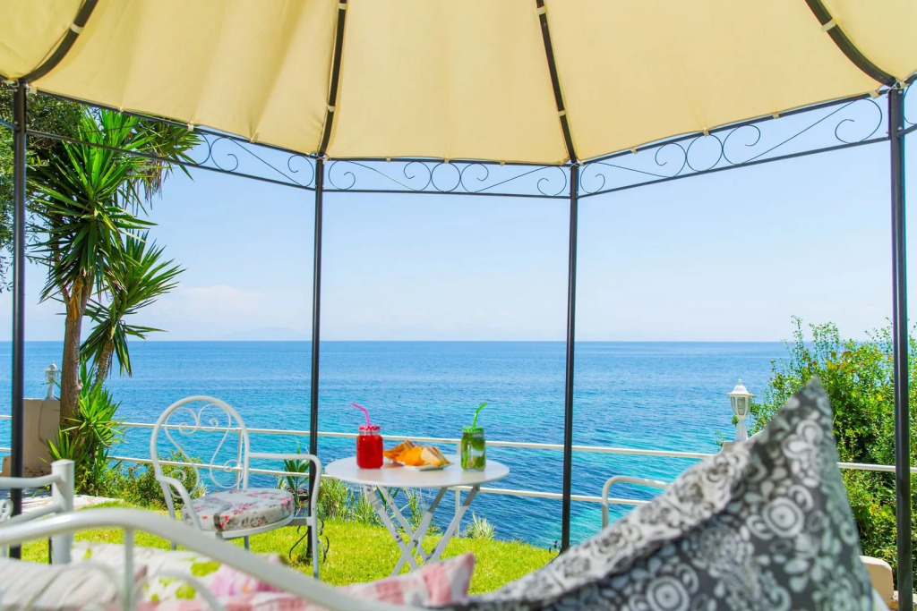 Aurora Beach Hotel