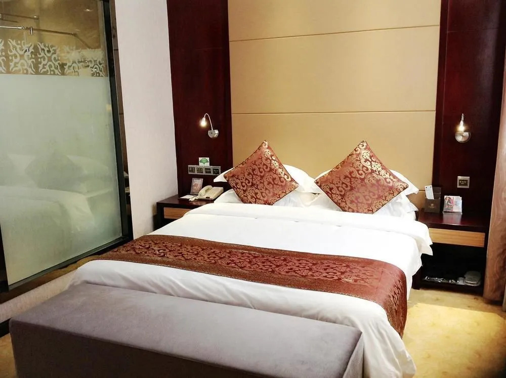 Bama Phoenix Hotel