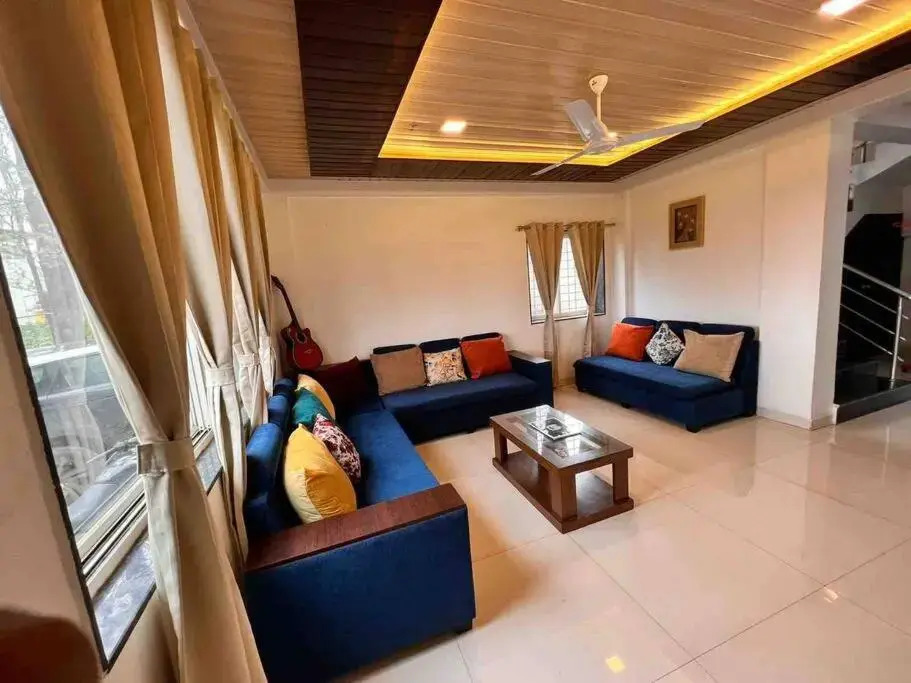 West Valley Villa Casa East