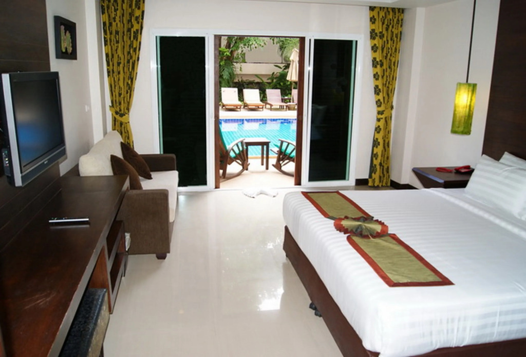 Thanthip Beach Resort