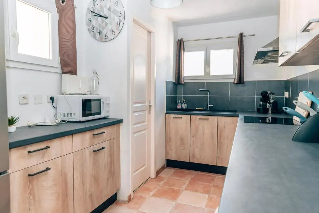 Maison Familiale avec Piscine Privée, plage à pied, Frais Obligatoires à régler à l'arrivée, Linge 15e par pers & Ménage 70e par séjour voir profil Mandatory fees in cash to be paid on arrival linen 15e per person 70e housekeeping per stay