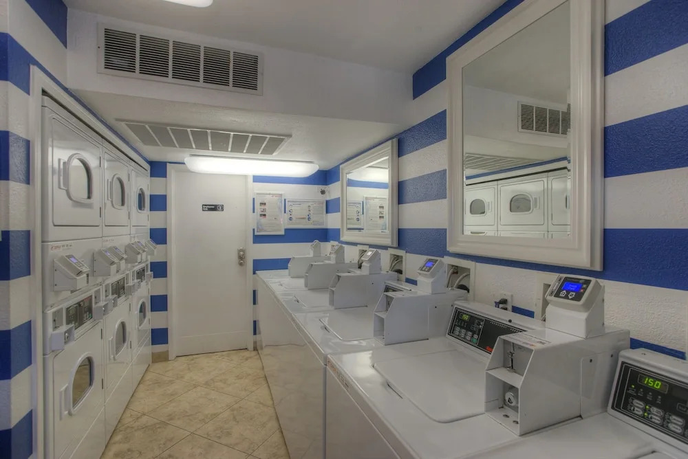 116 Fully Furnished 1BR Suite-Prime Location! by RedAwning