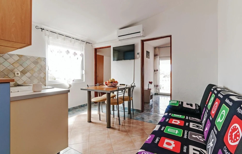 Nice Apartment in Vir With 2 Bedrooms and Wifi