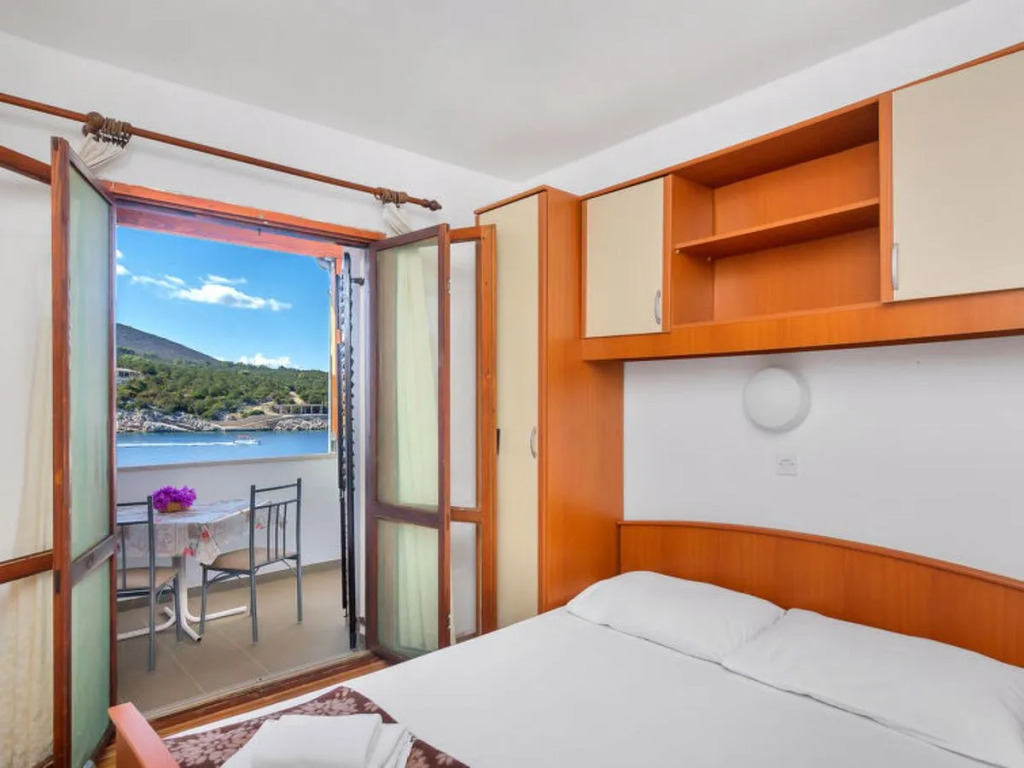Apartment Cico Hvar/Pokrivenik 31926