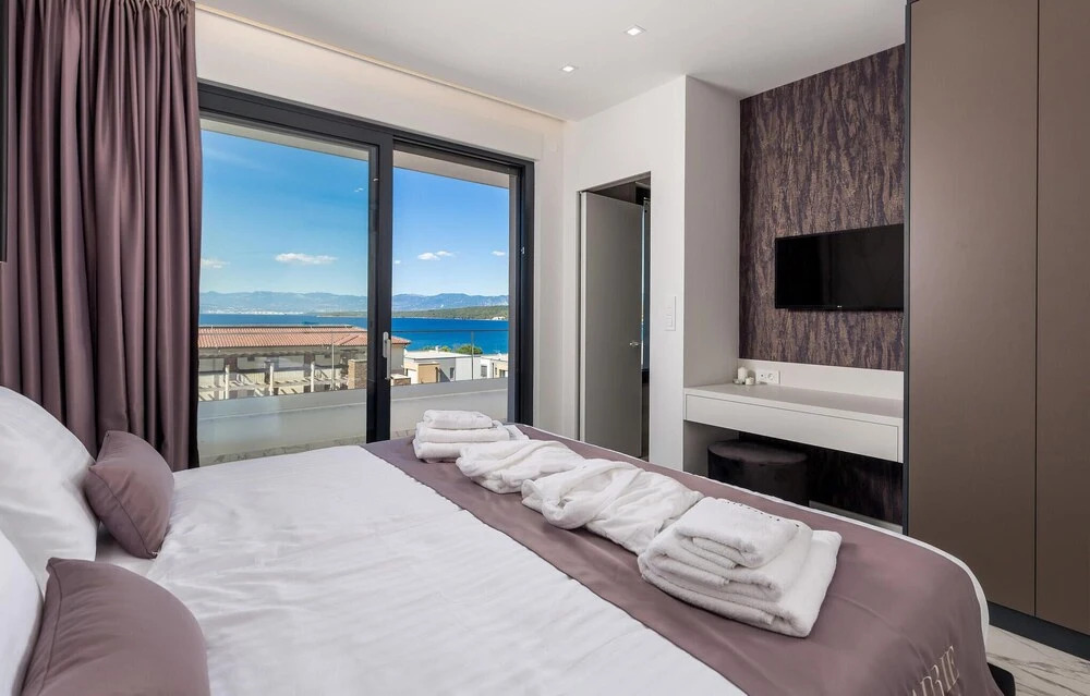 Amazing Apartment in Malinska With Wifi and 2 Bedrooms