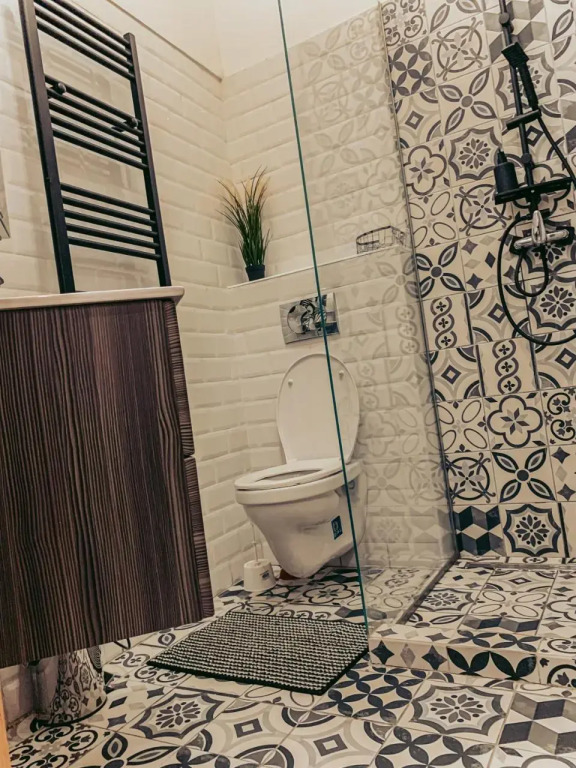 Heroes Square Apartment