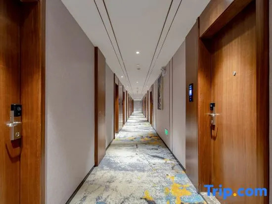 Yeste International Hotel (Nanning South Lake Park Macun Subway Station)