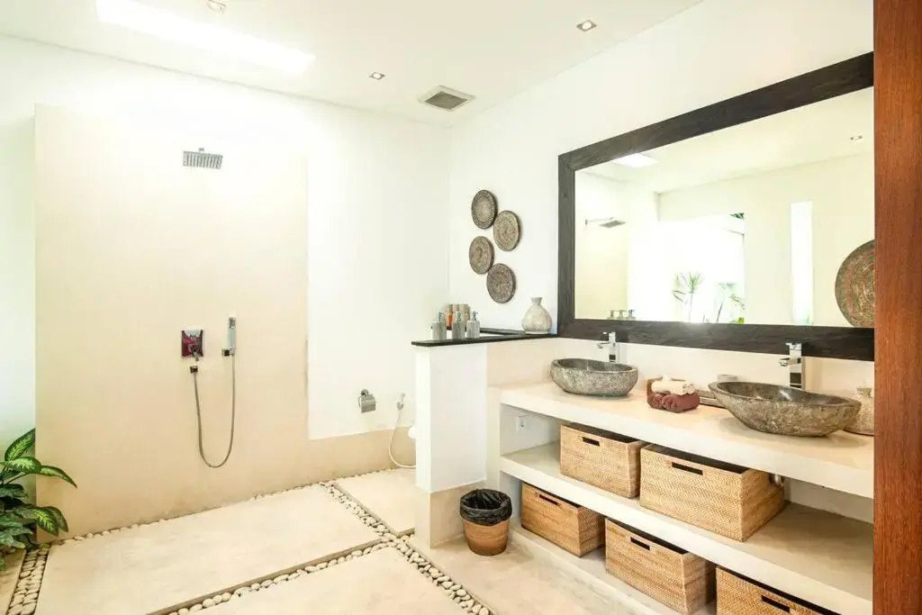 Villa Nikko I - 4Br Villa in Central Seminyak, Steps to Cafés & Shops