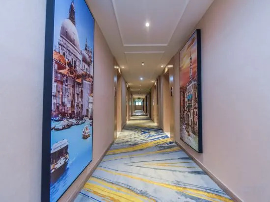 Vienna International Hotel (Chongqing Jiaotong University Liugongli Light Rail Station)