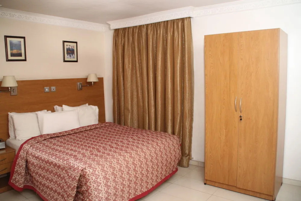 Bec Suites