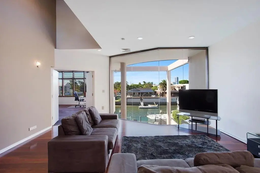 Chevron Oasis