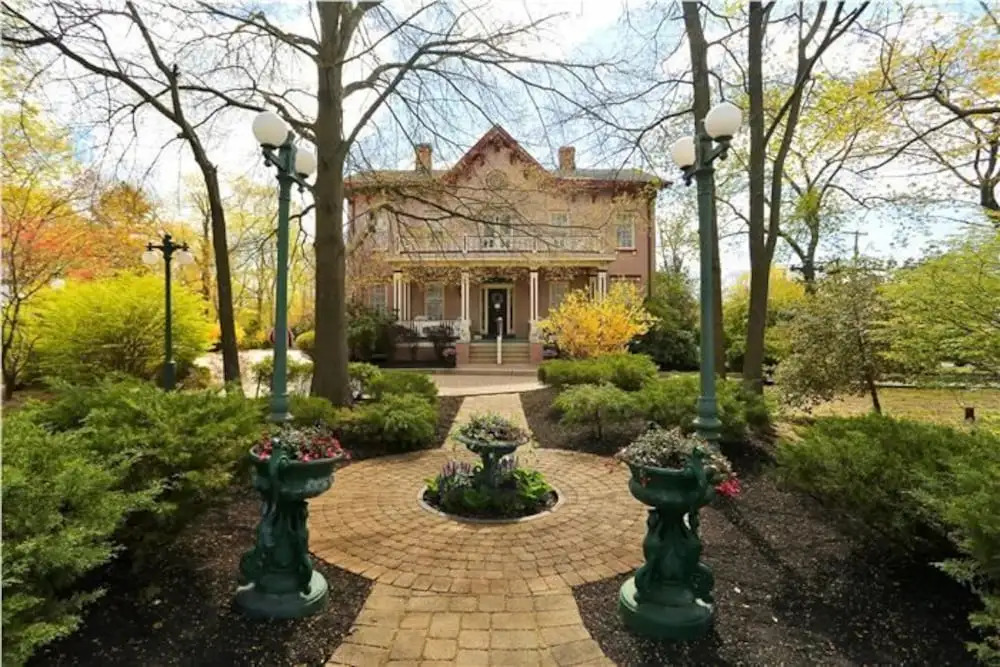 The Doctor's Inn
