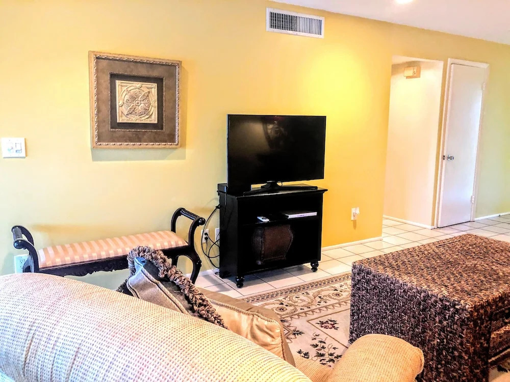 Olde Naples Condo #815