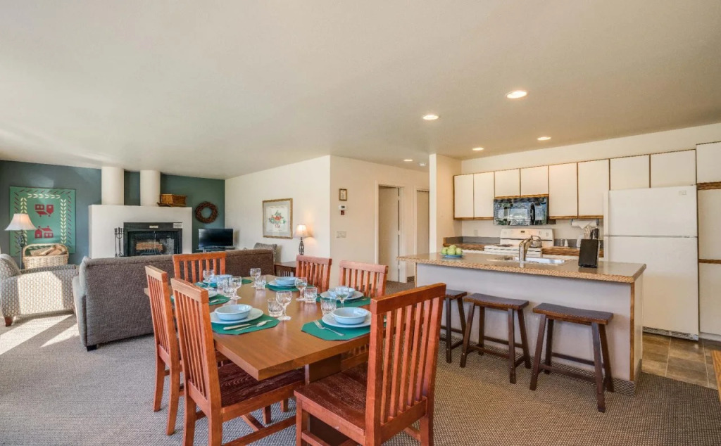 Wapato Point Resort