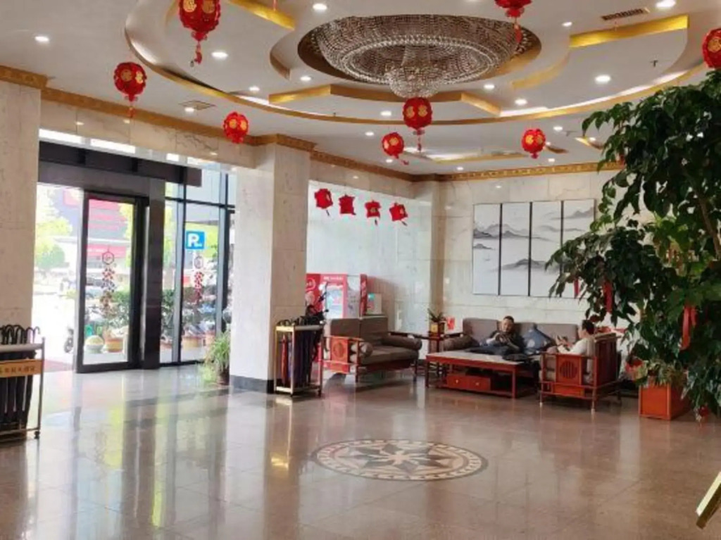 Huayan Hotel