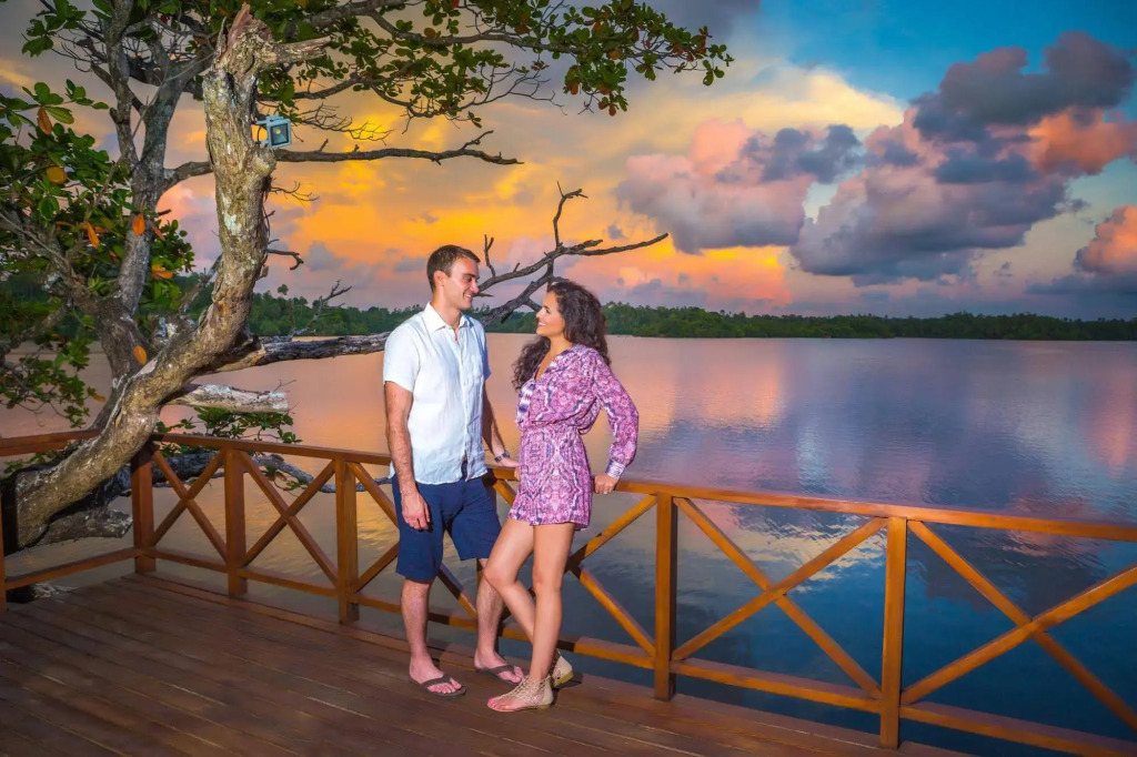 MO River House Luxury Villa