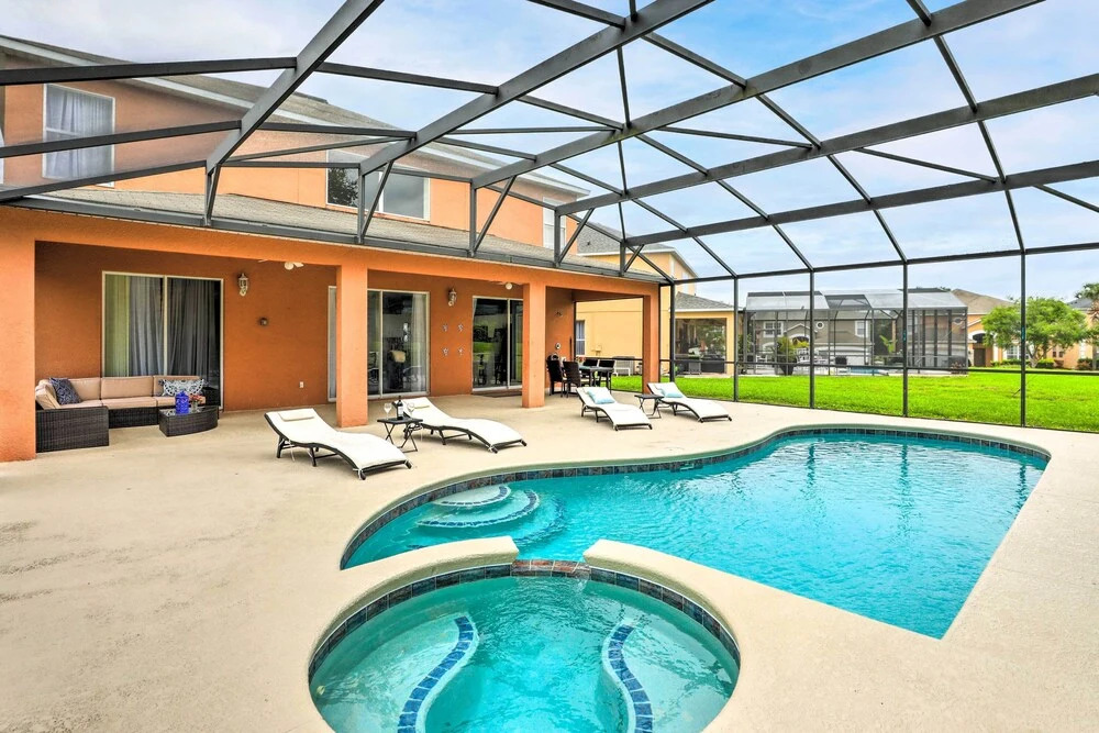 Less Than 5 Mi to Disney World Resort Home for Families!