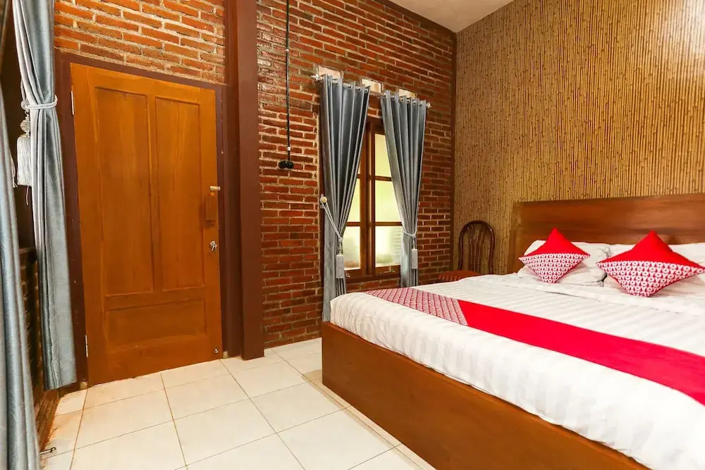 Kampoeng Osing Syariah Guesthouse by OYO Rooms