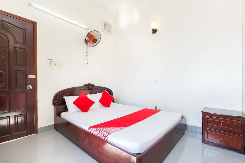 T90 Guest House