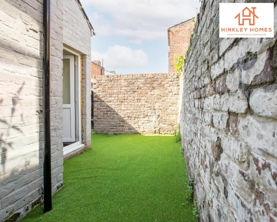 New Immaculate 5bed - Parking - City Links - 5 By Hinkley Homes Short Lets & Serviced Accommodation