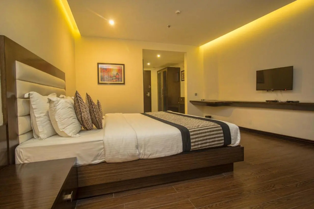 Summit Montana Suites & Spa