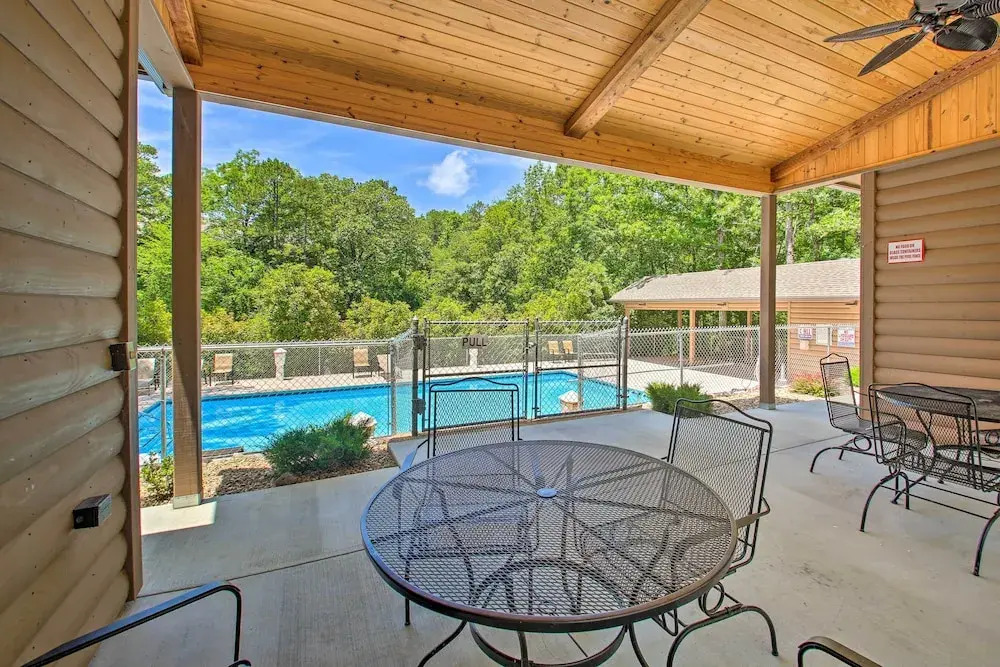 Mount Ida Condo w/ Balcony + Resort Amenities