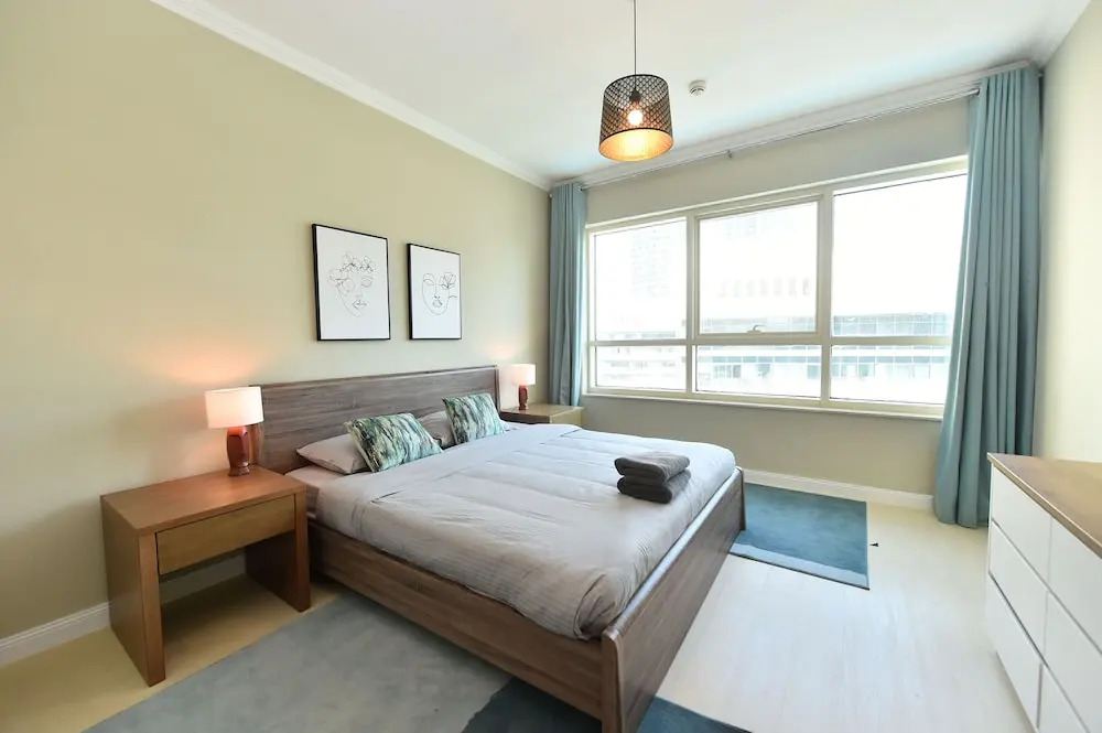 2-BR Marina View Retreat at Marina Quays - DSY