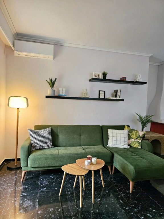 Newly Renovated Garden view apartment!!