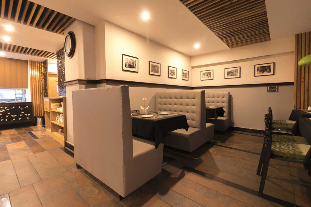 The Regal Hotel & Lounge