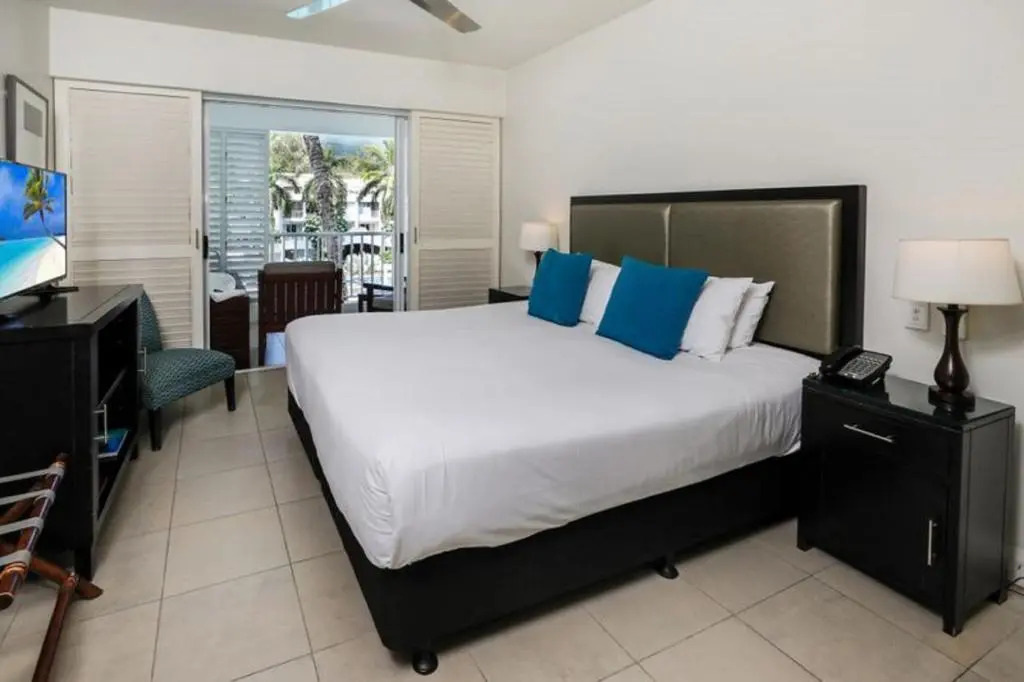 Palm Cove Beach Club Apartment