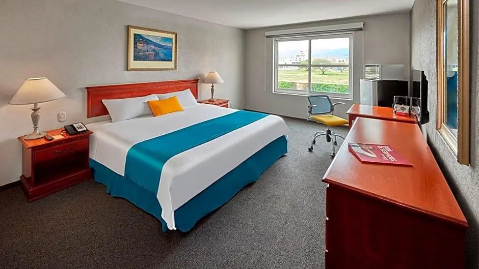 City Express Suites San Luis Potosí