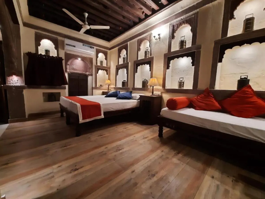 The Juna Mahal