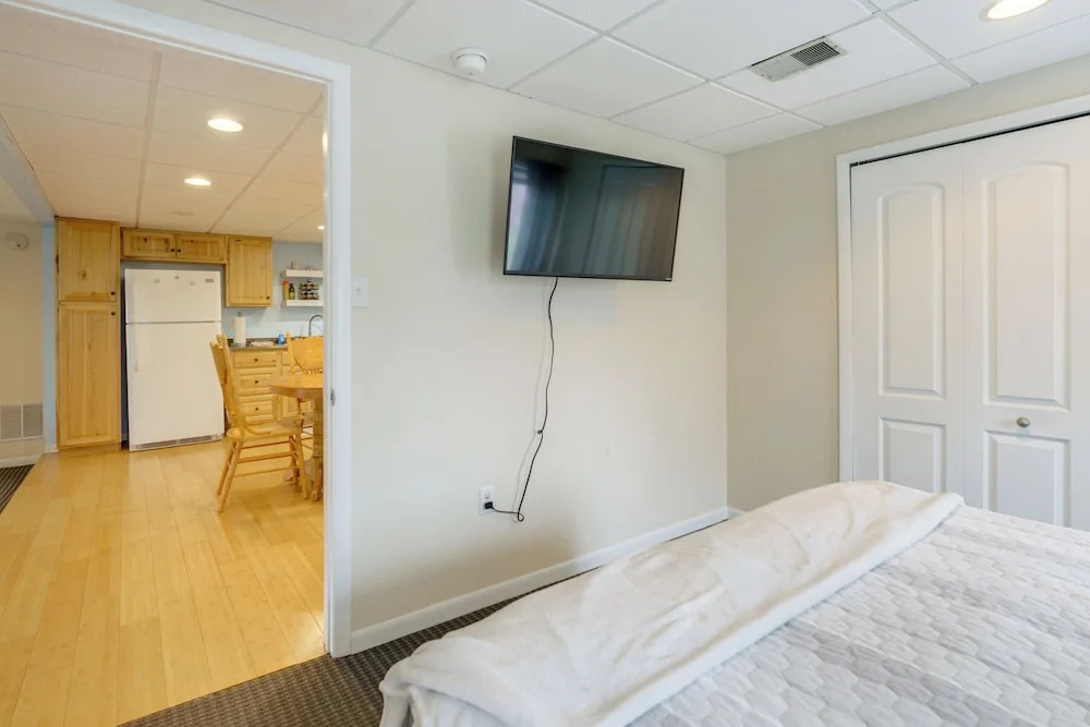 Near Boating, Lake Huron! Quiet Condo on Creek