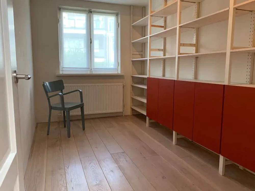 Bright Waterview Apartment