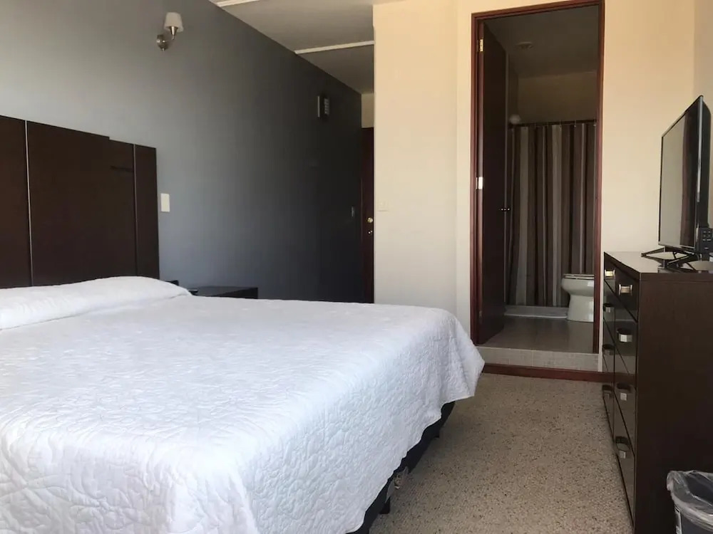 HOTEL CANDELERO
