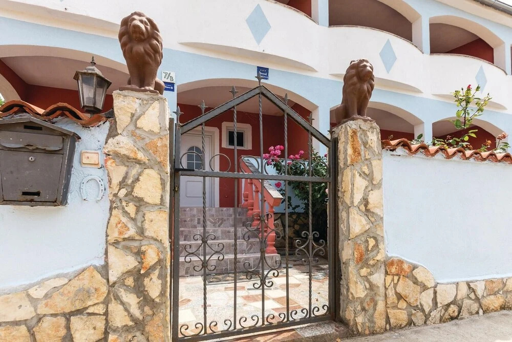 Nice Home in Vodnjan With Wifi and 4 Bedrooms