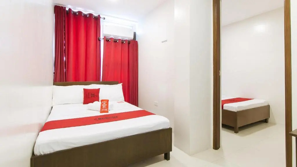 RedDoorz near Fernwoods Garden Quezon City