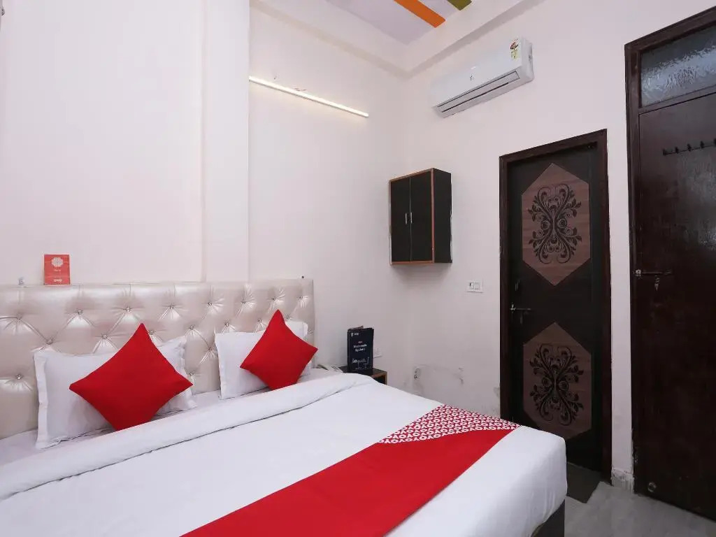 Hotel Venus by OYO Rooms