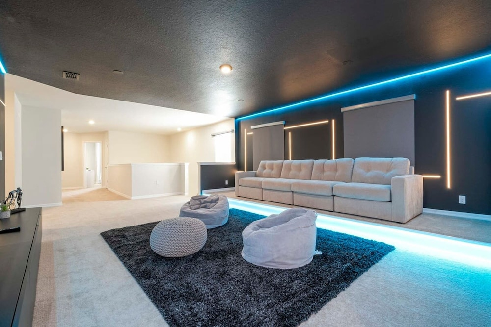 4015 Spacious 7BR Near Disney World