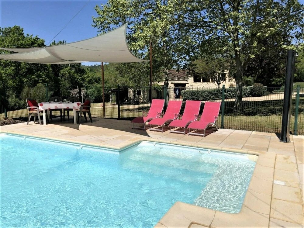 Spacious Villa in Puy-l'évêque With Swimming Pool