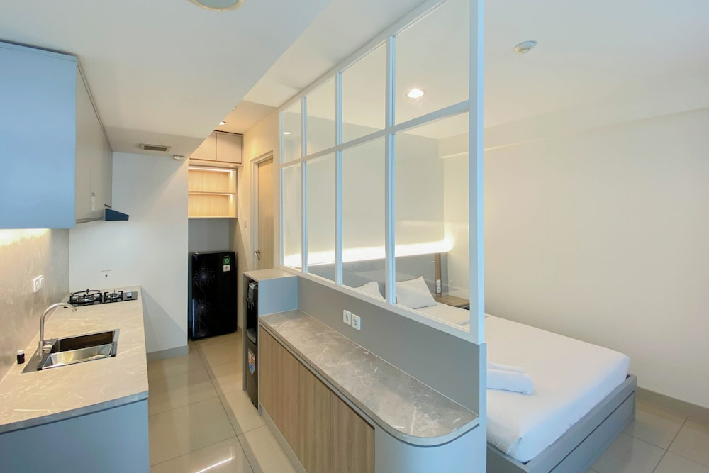 Comfort And Homey Studio Grand Kamala Lagoon Apartment
