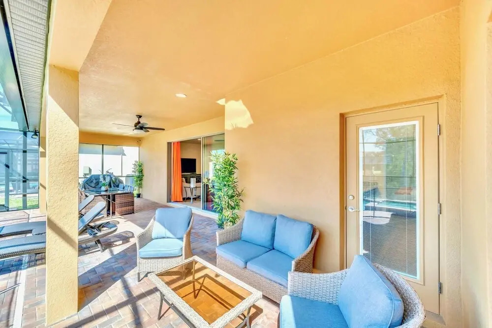 8BR Home Sleeps 16 - With Pool Hot Tub Games