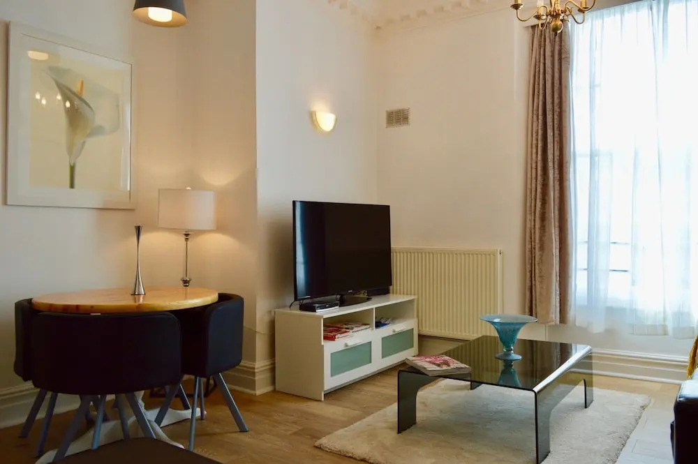 2 Bedroom Apartment With Parking