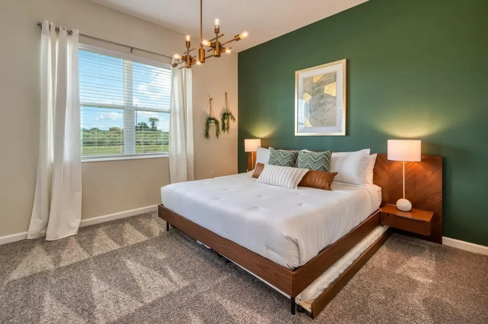 Chic Modern Condo - Spacious Mickey Bed Game Room