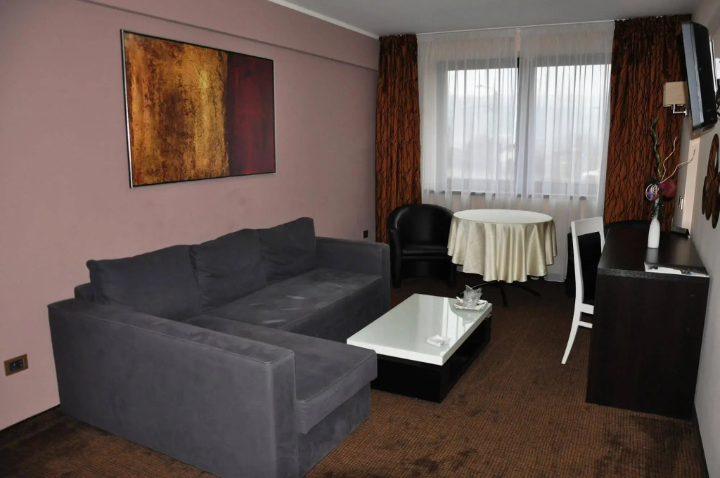 Black Tulip Hotel