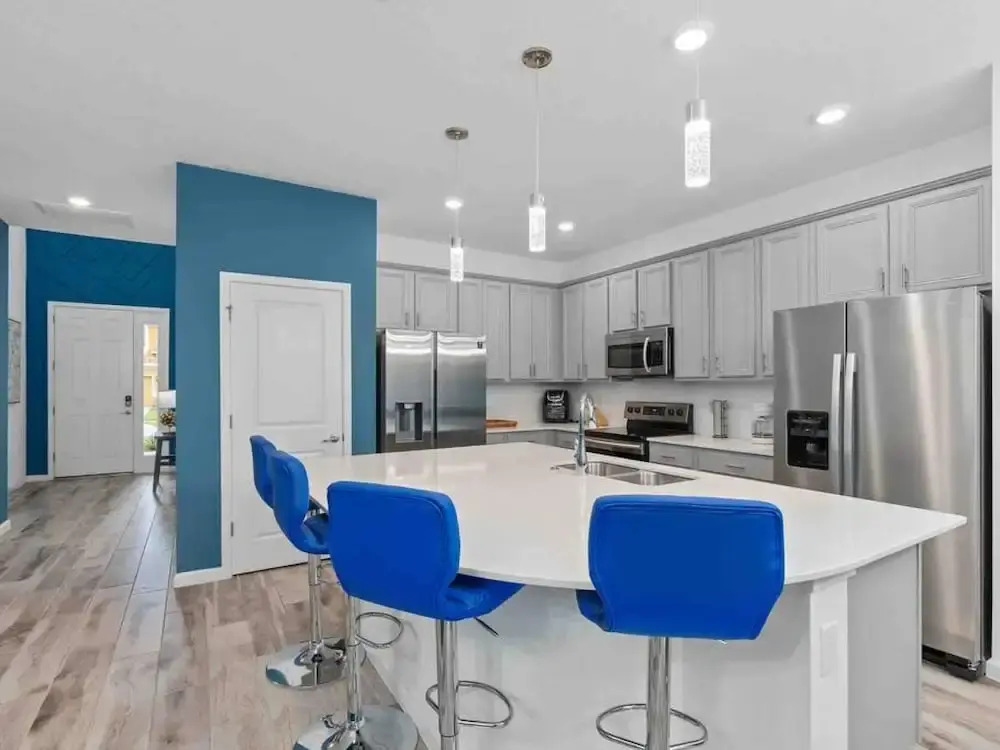 Super Blue- Sleeps 24 w Pool Movie Loft