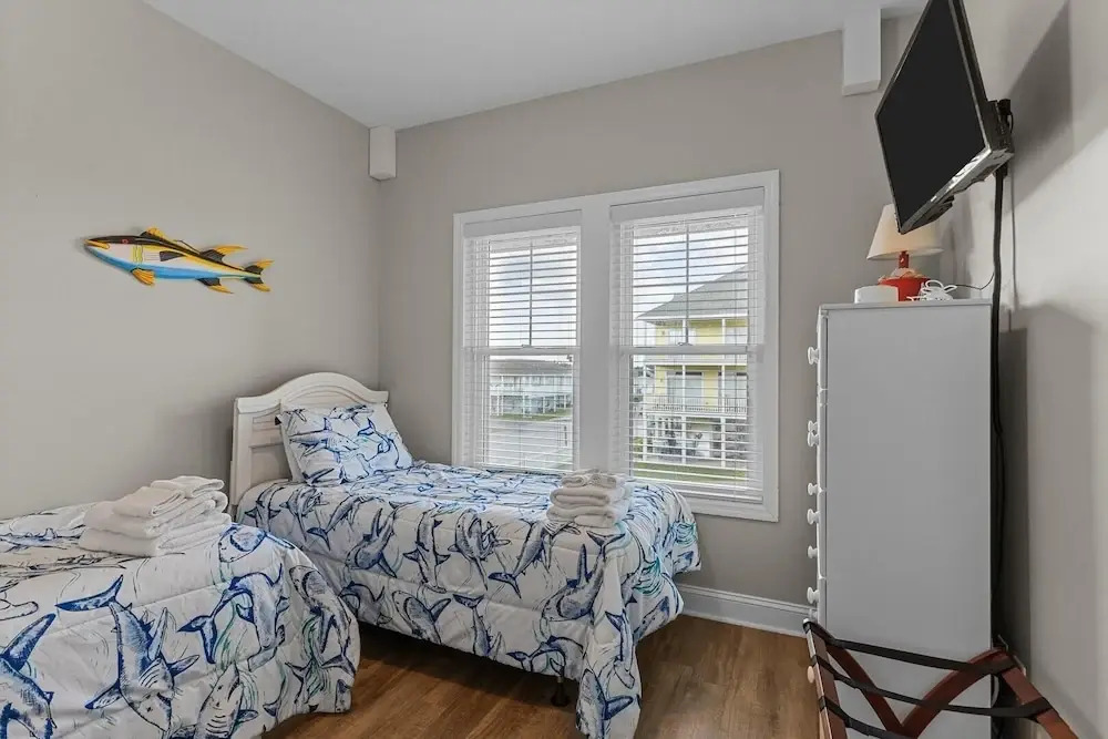 Linger Longer 3 Bedroom Home by RedAwning