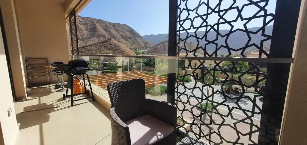 ONE Elegant Apartment in Muscat Bay 01